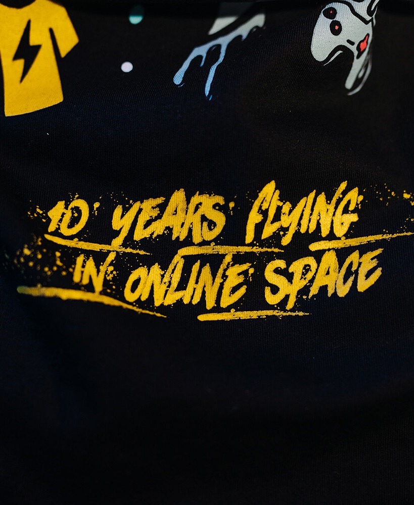 10 | RG TEE